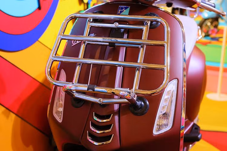 Theo đó điểm khác biệt rõ nét và dễ dàng nhìn thấy nhất đó là phía mặt nạ trước