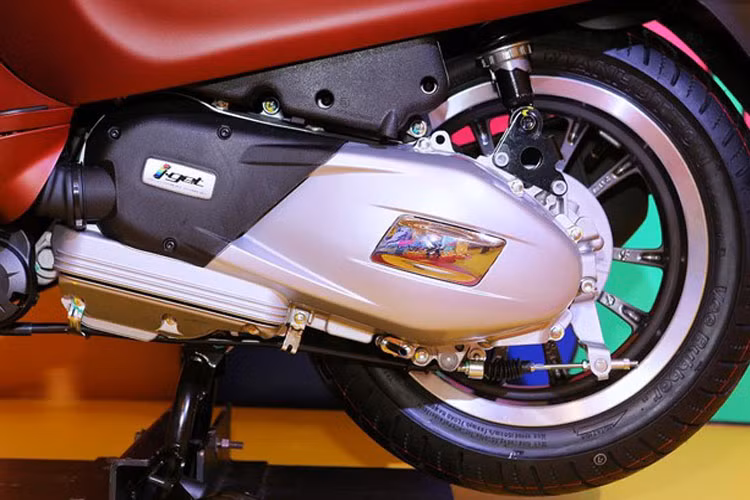 Động cơ xe thiết kế xy-lanh đơn, dung tích 124,5 cc, cho công suất tối đa 7,9 kW tại 7.700 vòng/phút.