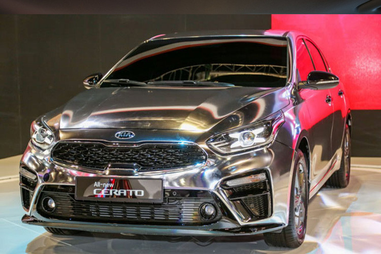 Mẫu xe Kia Cerato 2019 hiện đang được trưng bày tại Triển lãm ôtô quốc tế Kuala Lumpur 2018. Mẫu xe thế hệ mới này gây thu hút bởi thay đổi toàn diện về thiết kế, cập nhật công nghệ.
