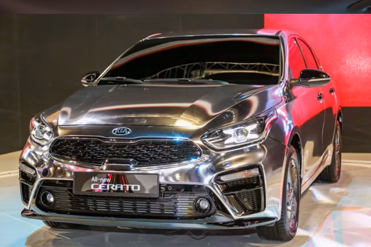 Mẫu xe Kia Cerato 2019 hiện đang được trưng bày tại Triển lãm ôtô quốc tế Kuala Lumpur 2018. Mẫu xe thế hệ mới này gây thu hút bởi thay đổi toàn diện về thiết kế, cập nhật công nghệ.