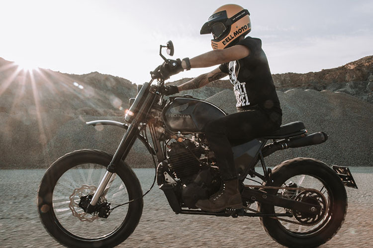 Mẫu xế độ Honda mới nhất này được ví là quái xế khu mỏ với vẻ đẹp đầy thu hút và một năng lực mạnh mẽ khiến nhiều người phải mê mẩn.