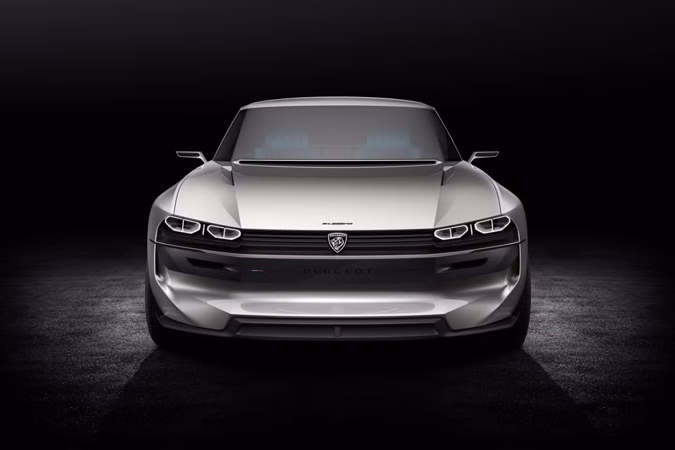 Xe ôtô Peugeot e-Legend concept sở hữu thiết kế vừa cổ điển vừa hiện đại và có kích thước khá lớn.