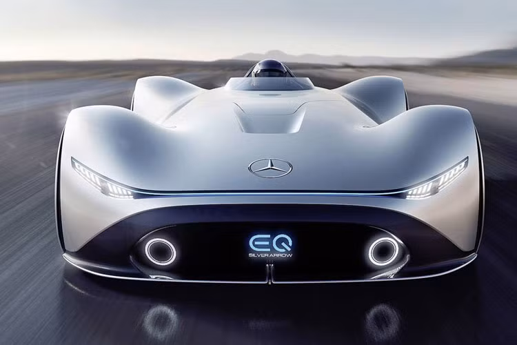 Concept siêu xe chạy điện Mercedes EQ Silver Arrow được ví là "mũi tên bạc của Mercedes có thiết kế lấy cảm hứng từ mẫu xe Mercedes-Benz W125 sản xuất năm 1937 nên sở hữu ngoại thất độc nhất từng thấy.