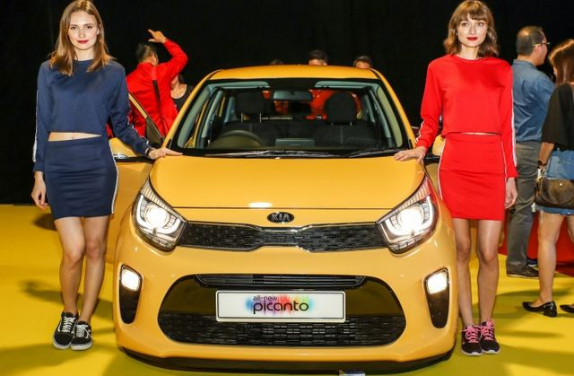 Kia Picanto 2018 sở hữu khối động cơ hút khí tự nhiên Kappa II 1,2 lít duy trì từ mẫu xe tiền nhiệm, cho ra công suất 82,8 mã lực ở 6.000 vòng/phút và 122Nm mô-men xoắn cực đại ở 4.000 vòng/phút.