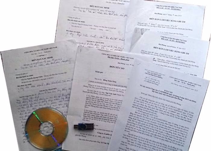 Sap xu tiep vu khien tham phan bi khoi to vi tham o