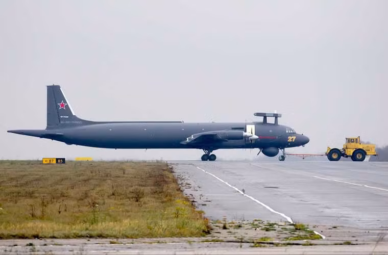 Thông số kỹ thuật cơ bản của máy bay tuần tra chống ngầm Il-38N bao gồm: kíp chiến đấu 10 người; chiều dài 39,6 m; sải cánh 37,42 m; chiều cao 10,16 m; trọng lượng cất cánh tối đa 63.500 kg.