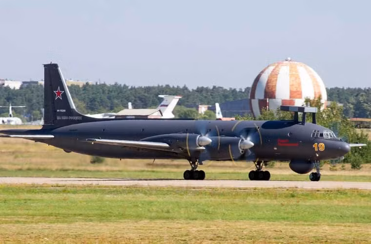 Máy bay được trang bị 4 động cơ cánh quạt AI-20M (công suất 4.250 mã lực mỗi chiếc) cho tốc độ tối đa 724 km/h, tầm hoạt động 9.500 km. Hiện nay Il-38N mới được sản xuất với số lượng hạn chế cho hải quân Nga và Ấn Độ.