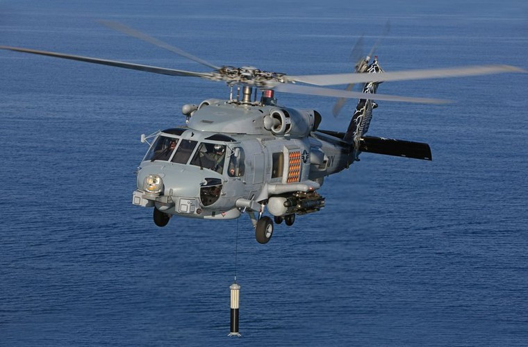 Đặc biệt MH-60 có thể đem theo các quả ngư lôi Mk-54. Đây là một trong những loại ngư ngôi nguy hiểm nhất thế giới.