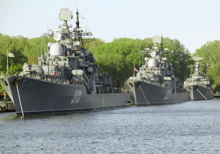Hai tàu khu trục tên lửa lớn nhất Hạm đội Baltic - Hải quân Nga - Project 956 Sovremenny mang tên Nastoychivyy (610) và Bespokoynyy (620). Chúng có lượng giãn nước toàn tải 7.940 tấn, dài 156m, trang bị 8 tên lửa diệt hạm siêu âm P-270 Moskit, tên lửa phòng không, vũ khí chống ngầm...