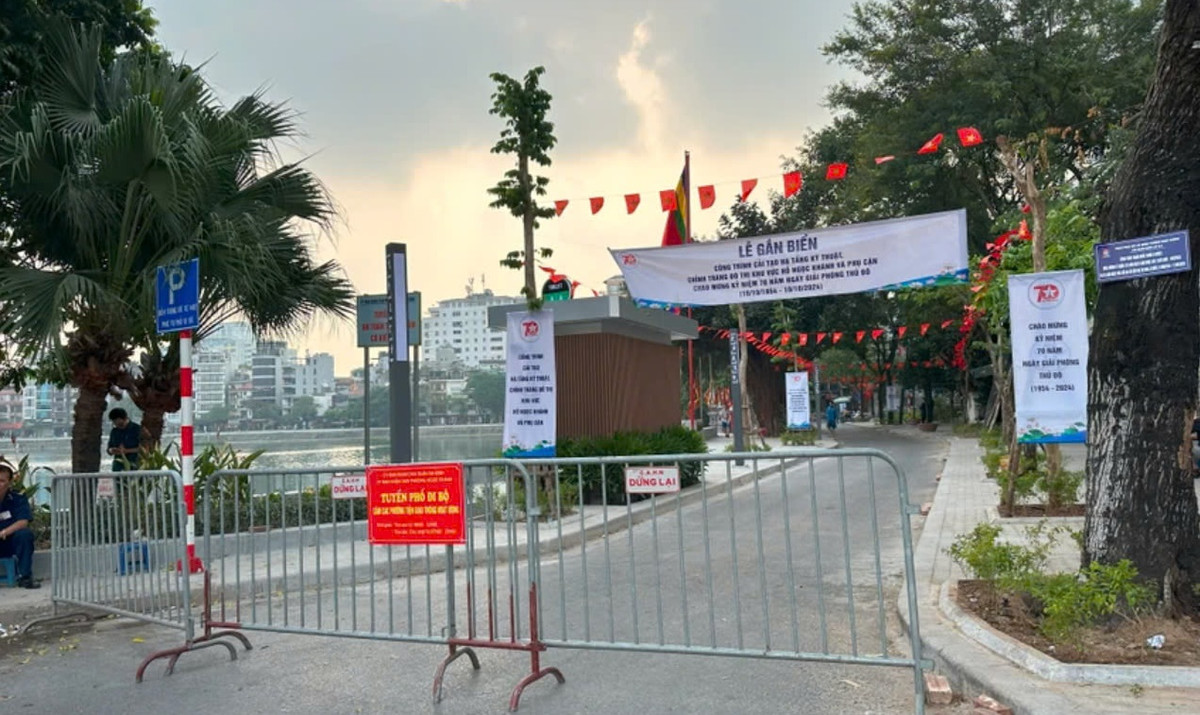 Vì sao phố đi bộ Ngọc Khánh vắng vẻ sau 2 ngày mở cửa? Vi sao pho di bo Ngoc Khanh vang ve sau 2 ngay mo cua?