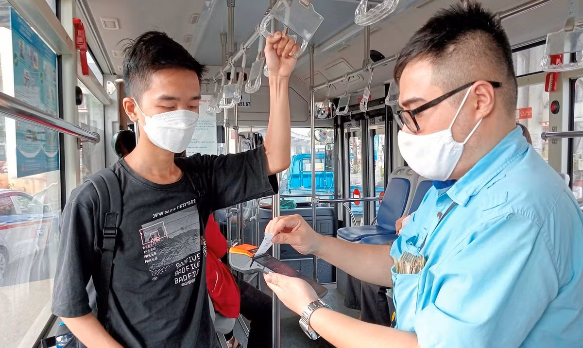Ha Noi sap trien khai ve dien tu lien thong metro, xe bus