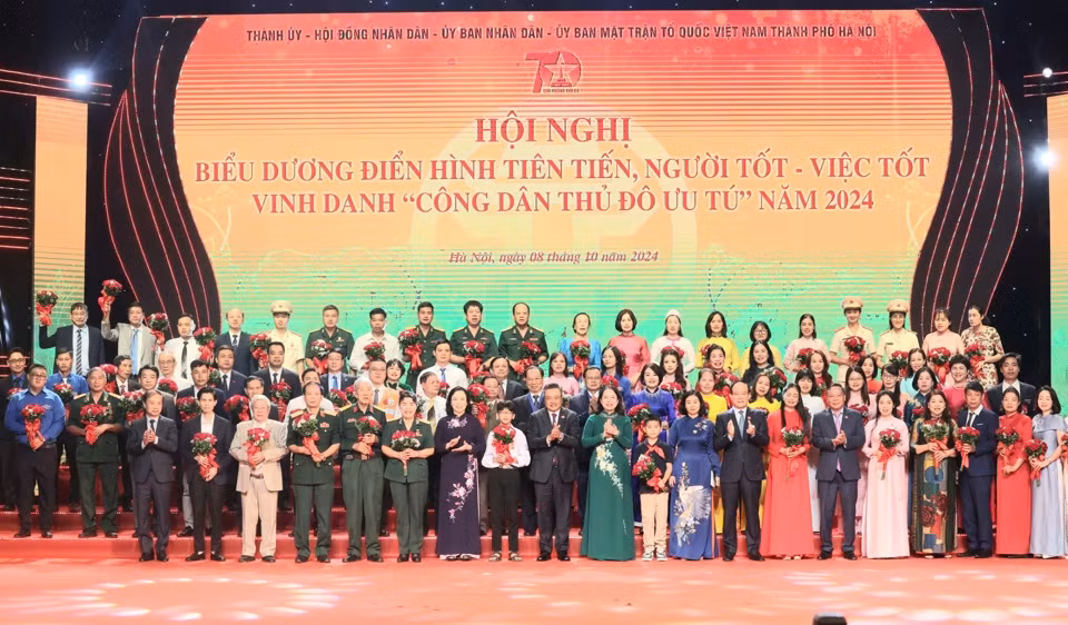 Ha Noi vinh danh 10 Cong dan Thu do uu tu