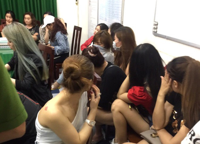 190 nam thanh nu tu thac loan sa doa the nao trong bar Phuong Lam TPHCM?