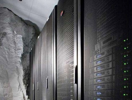 Trung tâm Iron Moutain cũng sử dụng nước từ một hồ ngầm dưới lòng đất để giảm nhiệt độ.