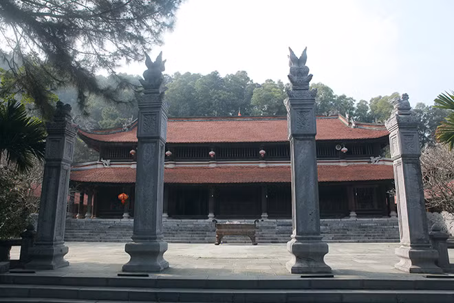 Kham pha chanh dien lam tu 600m3 go lim o Ha Noi-Hinh-4