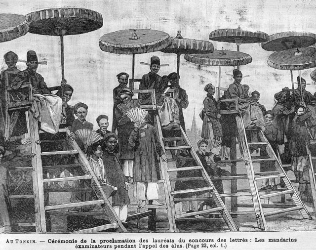 Sĩ tử đậu kỳ thi Hương sẽ phân thành 2 hạng: Cử nhân và Tú Tài. Danh xưng “cử nhân” là tiến cử người tài, dâng người tài lên để làm quan. “Cống sĩ” là kẻ sĩ được tiến cử. Lễ xướng danh trường thi Nam Định năm Mậu Tý (1888) cho các thí sinh trúng tuyển làm cử nhân.