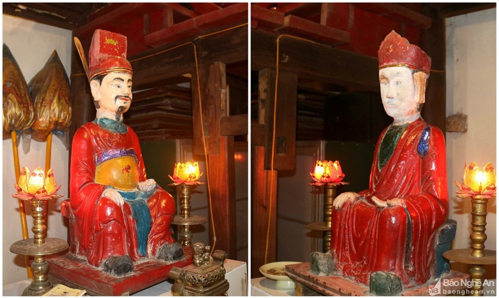 Tại chùa Xuân Long còn thờ 1 cặp tượng được an vị đối xứng nhau qua bàn thờ giữa chính điện, đó là tượng đức ông và tượng đức bà. Hai pho tượng này được tạo tác theo kiểu dáng ngồi nhìn ra, tay để trên đùi. Khuôn mặt tượng đức ông có chút hài hước, còn khuôn mặt đức bà là những nét chấm phá phác thảo, góc cạnh. Ảnh: Huy Thư