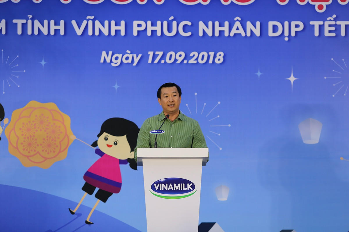 Vinamilk dem niem vui ngay tet trung thu den cho tre em tinh Vinh Phuc-Hinh-4