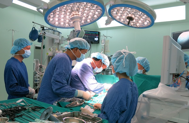 GS Nguyễn Thanh Liêm là người tiên phong nghiên cứu ghép tế bào gốc chữa nhiều bệnh nan y như bại não, tự kỷ, xơ gan… ở Việt Nam.