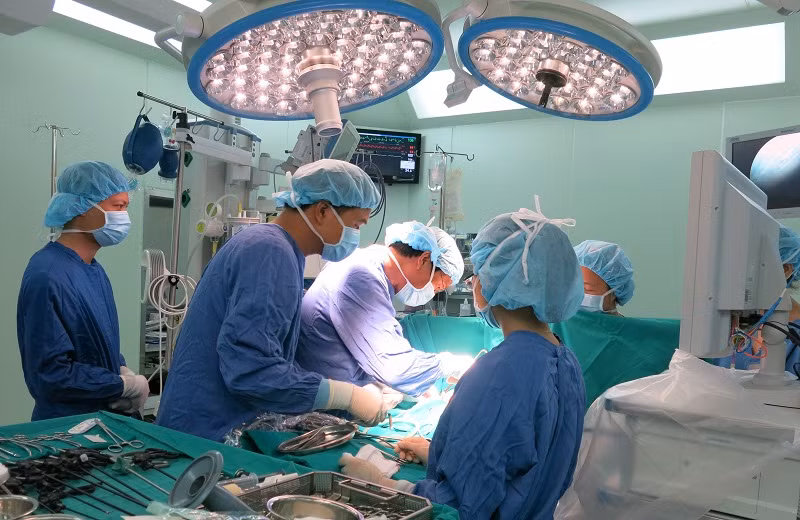 GS Nguyễn Thanh Liêm là người tiên phong nghiên cứu ghép tế bào gốc chữa nhiều bệnh nan y như bại não, tự kỷ, xơ gan… ở Việt Nam.