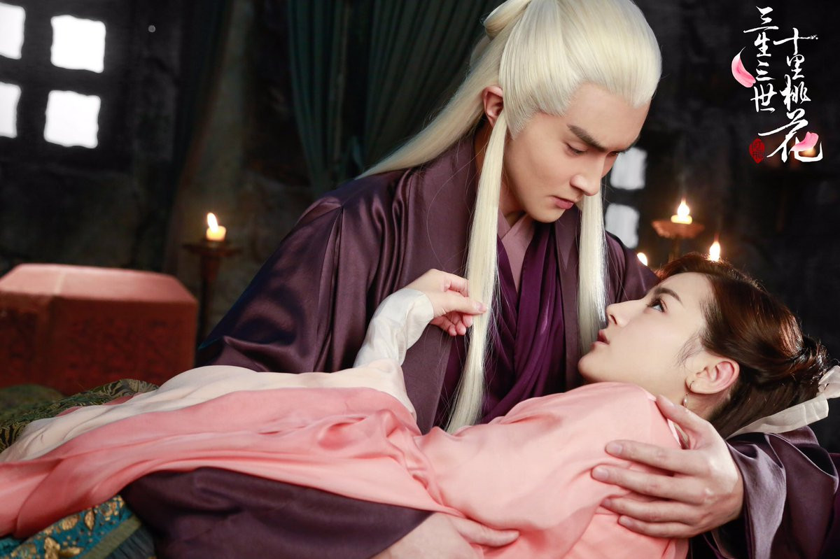 Cao Vỹ Quang và Địch Lệ Nhiệt Ba hợp tác trong “Tam Sinh Tam Thế Thập Lý Đào Hoa”.