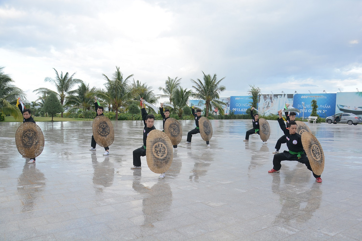 Ron rang chuoi hoat dong ben le chao mung le ra mat Bamboo Airways tai FLC Quy Nhon-Hinh-7