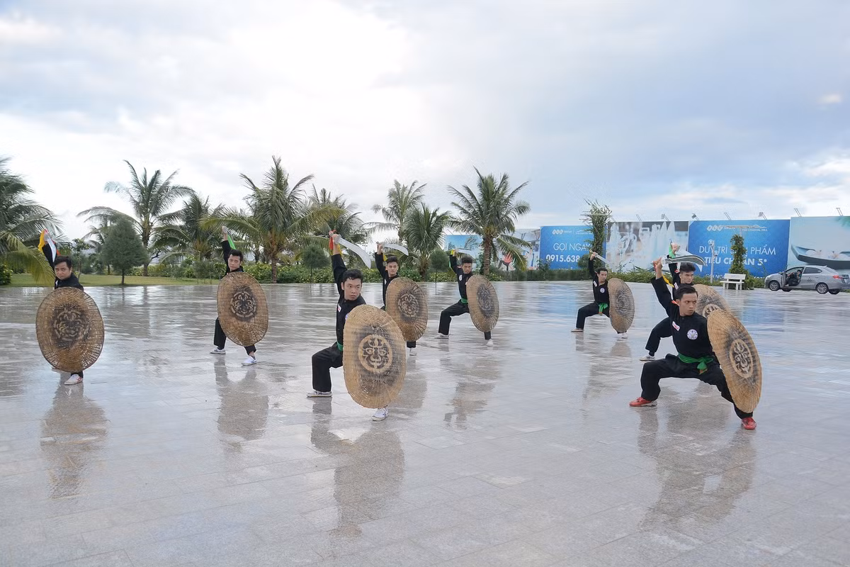 Ron rang chuoi hoat dong ben le chao mung le ra mat Bamboo Airways tai FLC Quy Nhon-Hinh-7