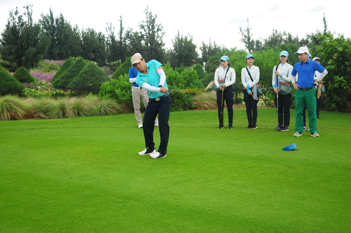 Ron rang chuoi hoat dong ben le chao mung le ra mat Bamboo Airways tai FLC Quy Nhon-Hinh-2