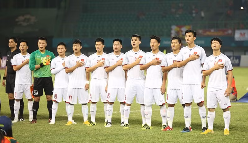 CENLAND tang 1 ty dong cho thay tro HLV Park Hang-Seo