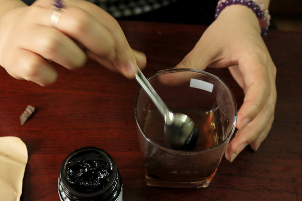 Bai thuoc Nam cua nguoi Viet “danh bay” me day man ngua trong tich tac-Hinh-4