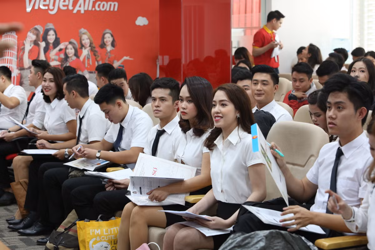 Vietjet tuyen dung tiep vien lon nhat nam 2018 phuc vu 100 duong bay quoc te