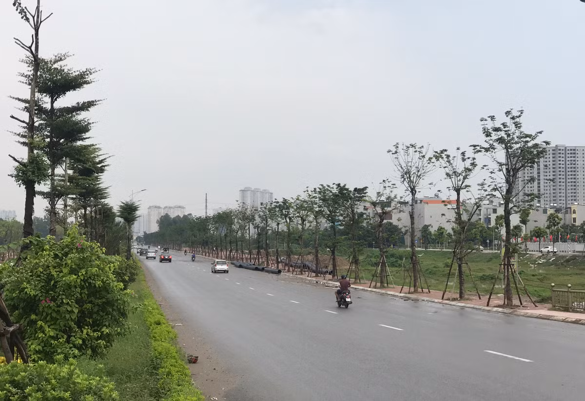 Thi cong than toc tai tuyen duong truc phia Nam Ha Noi