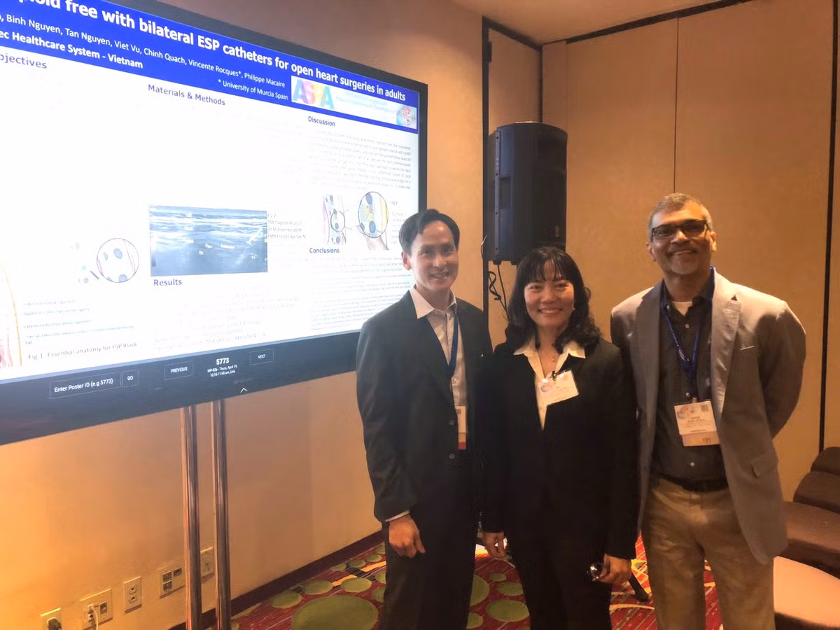 Bác sĩ Hồ Thị Xuân Nga báo cáo các ca mổ tim hở đầu tiên không dùng morphin giảm đau tại Hội nghị gây mê giảm đau thế giới lần 43 tại New York (Mỹ) cuối tháng 4 vừa qua.