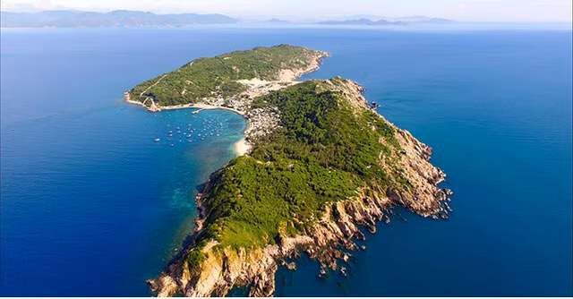 Toàn cảnh Cù Lao Xanh (Bình Định)