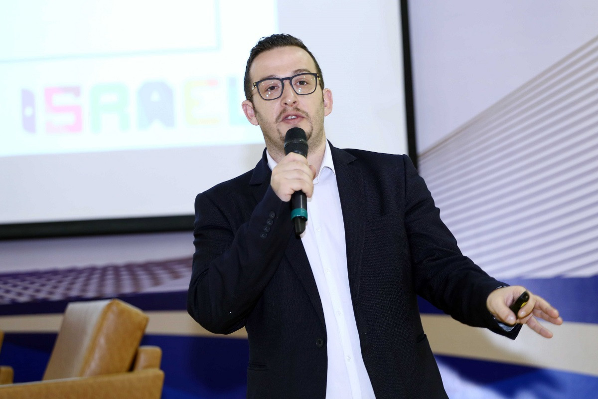 Ông Doron Lebovich - Phó Đại sứ Israel tại Việt Nam chia sẻ với Phụ huynh Vinschool về kinh nghiệm của người Do Thái trong việc dạy con về tư duy tài chính từ nhỏ.