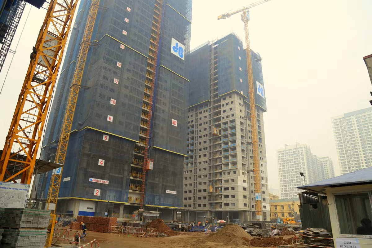 Tòa Spring đã tiến hành cất nóc từ tháng 11 năm 2017 và đang trong quá trình hoàn thiện mặt ngoài