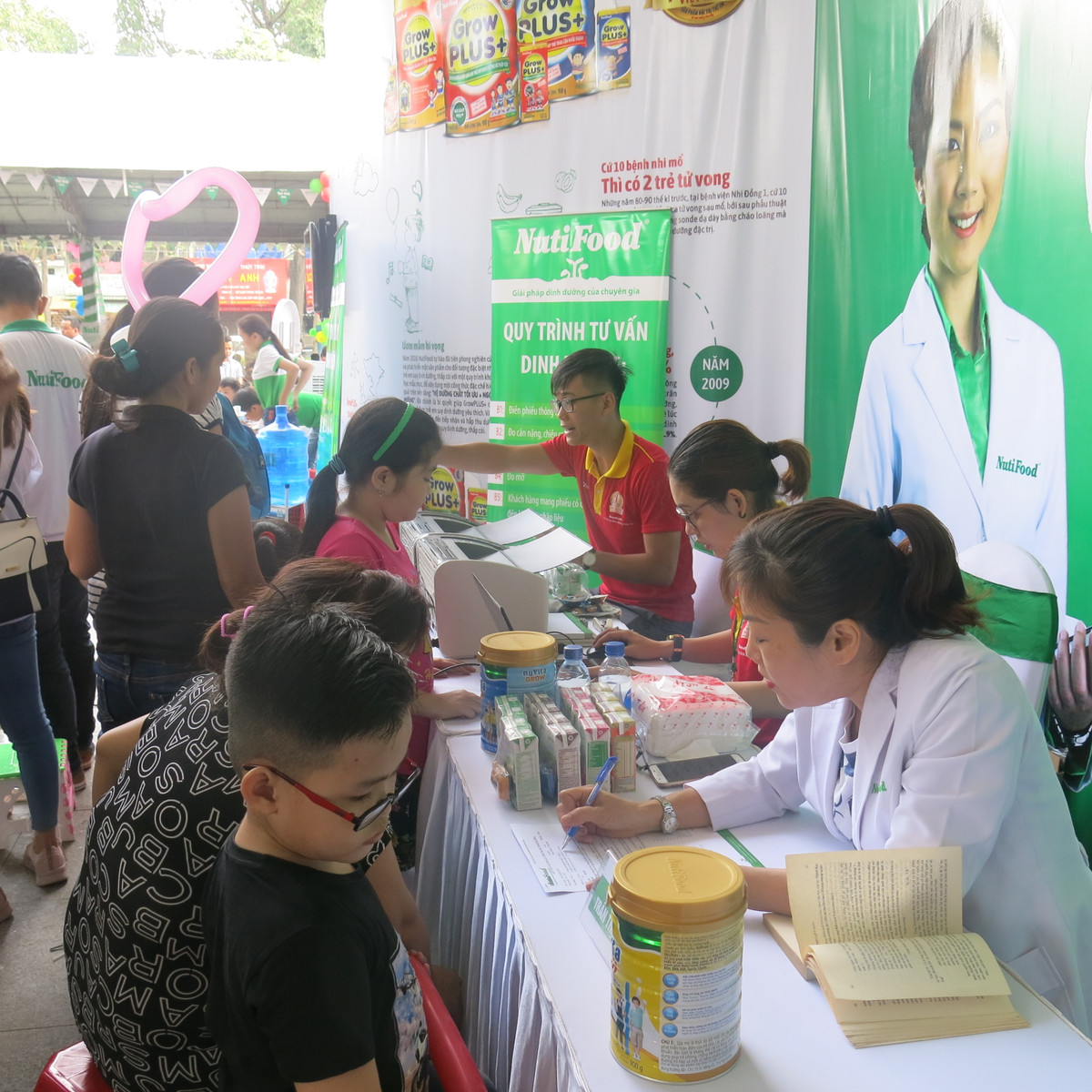 Tại Ngày Sữa Thế Giới 2018, phụ huynh sẽ được bác sĩ thuộc Viện dinh dưỡng NutiFood đo các chỉ số và tư vấn dinh dưỡng