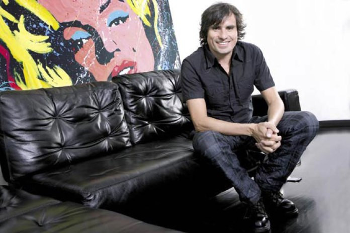 Rodrigo Triana, đồng đạo diễn bộ phim “Thiên thần kiêu hãnh”.