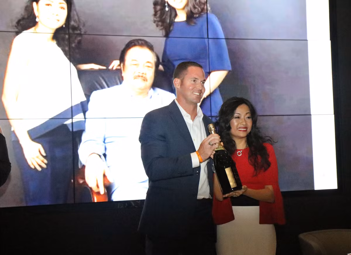 ForbesBooks ra mat cuon sach dau tien cua mot doanh nhan Viet tai My-Hinh-3