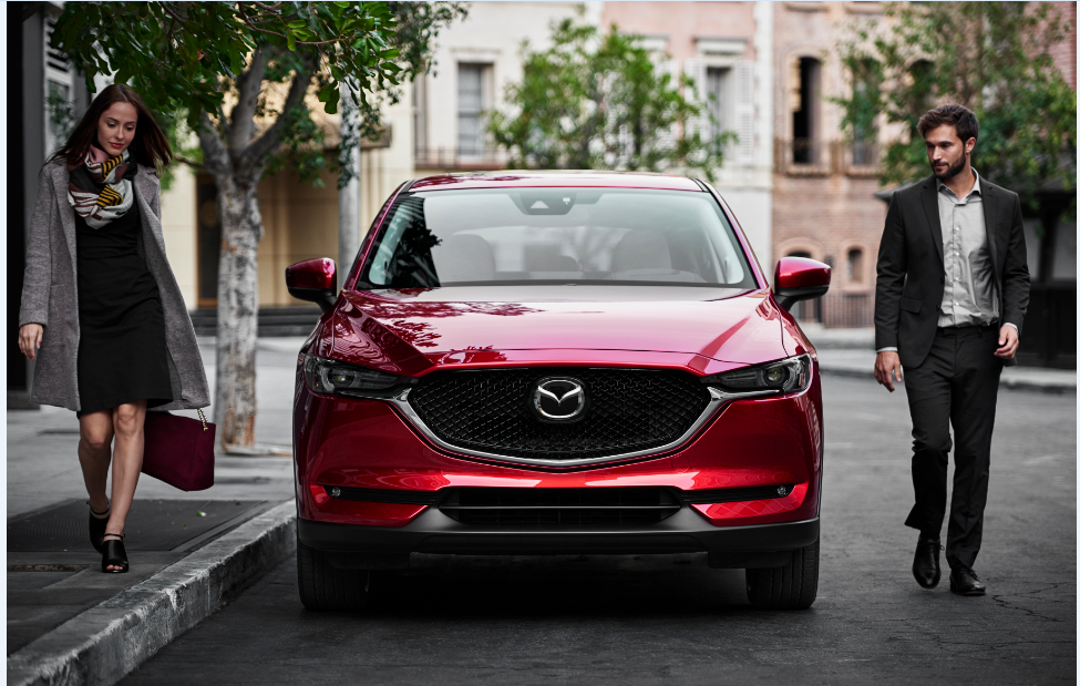Mazda CX-5 là mẫu xe duy nhất trong phân khúc sử dụng động cơ khí nạp tự nhiên kết hợp công nghệ phun xăng điện tử trực tiếp.