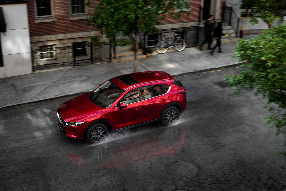 Mazda nói chung và Mazda Việt Nam nói riêng luôn ứng dụng các công nghệ mới nhất, hiện đại nhất.