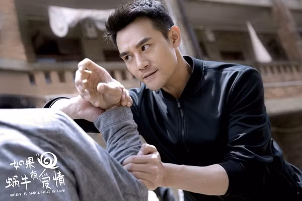 Nam diễn viên Vương Khải trong vai đội trưởng Quý Bạch.