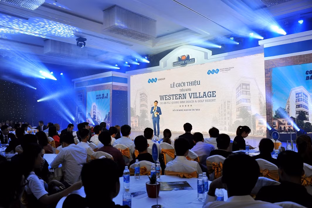 Western Village - FLC Quang Binh duoc chao don nong nhiet tai TP HCM