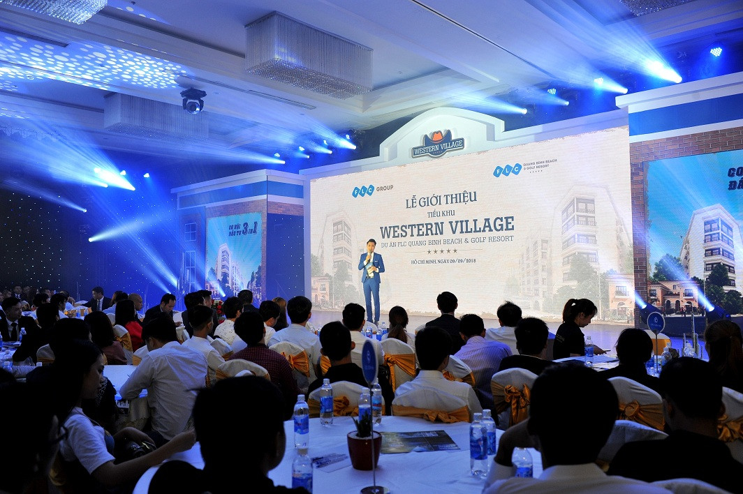 Western Village - FLC Quang Binh duoc chao don nong nhiet tai TP HCM