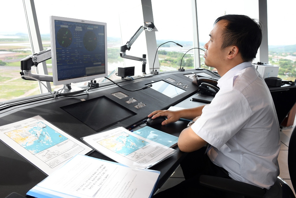 Chuyen bay dau tien ha canh tai Cang hang khong quoc te Van Don-Hinh-2