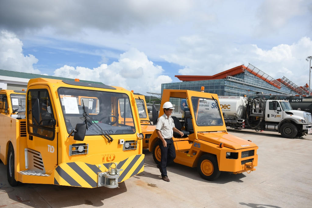 Chuyen bay dau tien ha canh tai Cang hang khong quoc te Van Don-Hinh-6