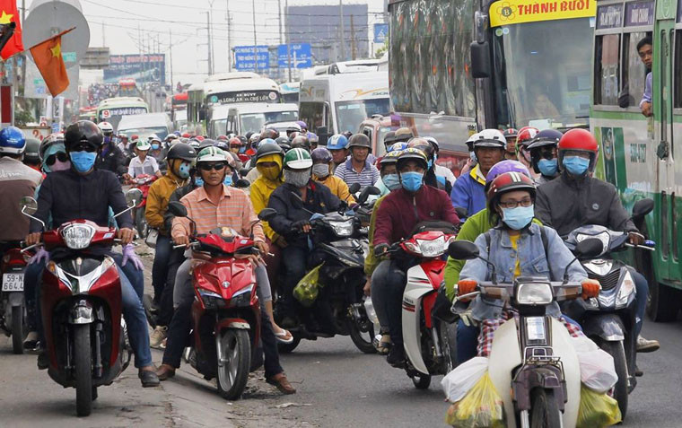 Ngay cuoi nghi le: Dan tinh un un keo ve TP HCM-Hinh-6