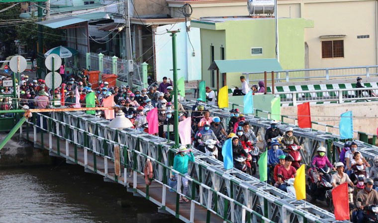 Ngay cuoi nghi le: Dan tinh un un keo ve TP HCM-Hinh-7