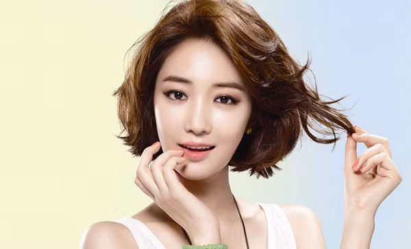 Tóc bob: Kiểu tóc đẹp cá tính này được yêu thích không chỉ bởi đem lại sự năng động cá tính cho bạn gái mà còn đẹp "thách thức" mọi thời tiết.