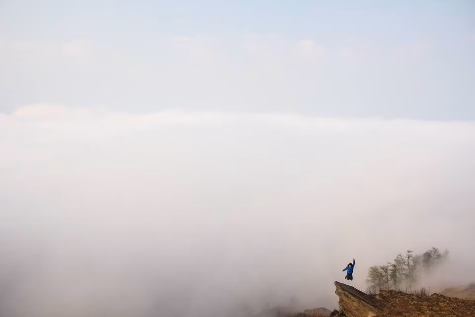 Chính bởi vậy, nơi này có một sức hấp dẫn kì lạ với dân phượt, nhất là những người ưa thích "săn mây". Ảnh: Facebook Nguyen Dai.